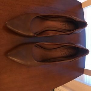 Life Stride Brown Heels In EXCELLENT CONDITION